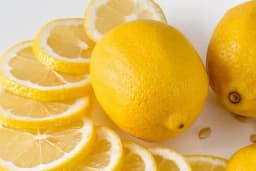 Četiri trika sa limunom koje možete koristiti svaki dan