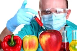 Ovo je najotrovnije voće i povrće: Toliko se prska pesticidima da možete dobiti i najgore bolesti – izbjegavajte ovo obavezno