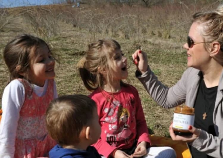 Spoj šipurka i meda je vitaminska bomba
