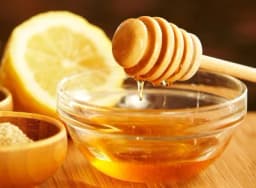 MED I VODA NA PRAZAN ŽELUDAC: Zašto je ova kombinacija tako dobra?