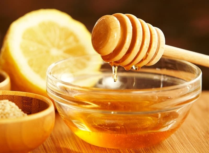 MED I VODA NA PRAZAN ŽELUDAC: Zašto je ova kombinacija tako dobra?