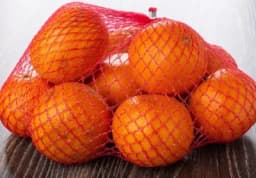 Pravi razlog zašto se narandže prodaju u crvenim mrežicama!