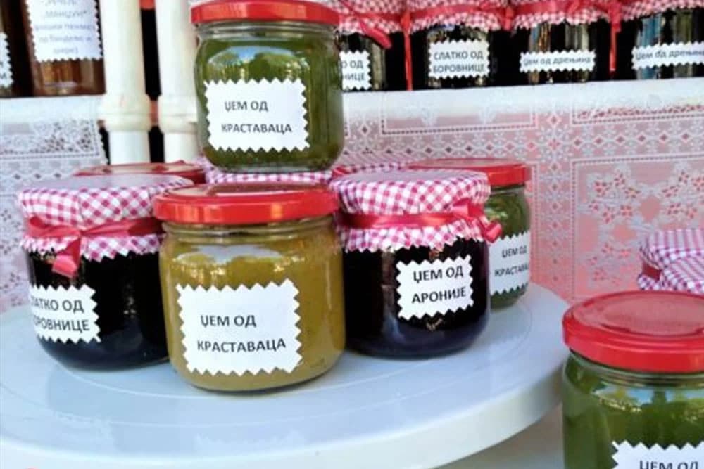 Da li ste čuli za džem od KRASTAVACA, ljutenicu sa KIKIRIKIJEM i slani LIMUN?