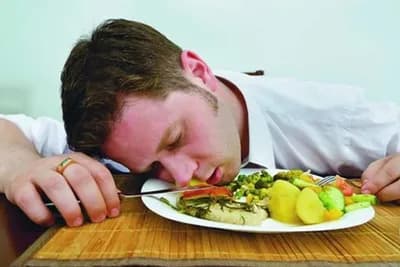 Kako izbjeći pospanost poslije jela!