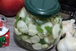 Najzdravija turšija koju morate imati na svojoj polici - Bijeli luk u jabukovom sirćetu /VIDEO/
