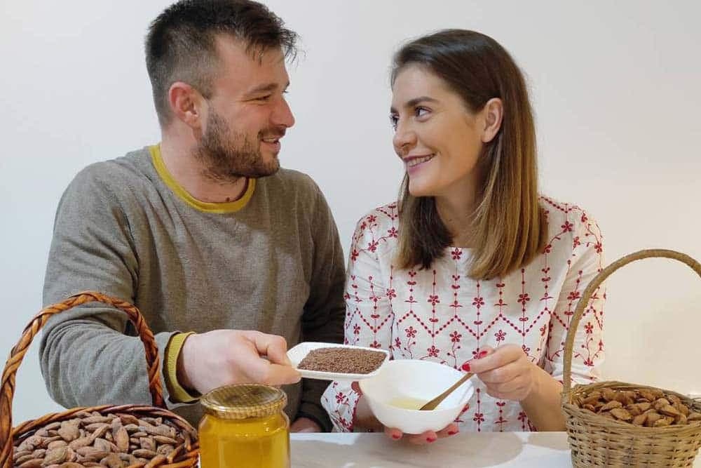 Od onoga što bacimo kad pojedemo kajsiju i šljivu Ivana i Marko prave zdrav proizvod