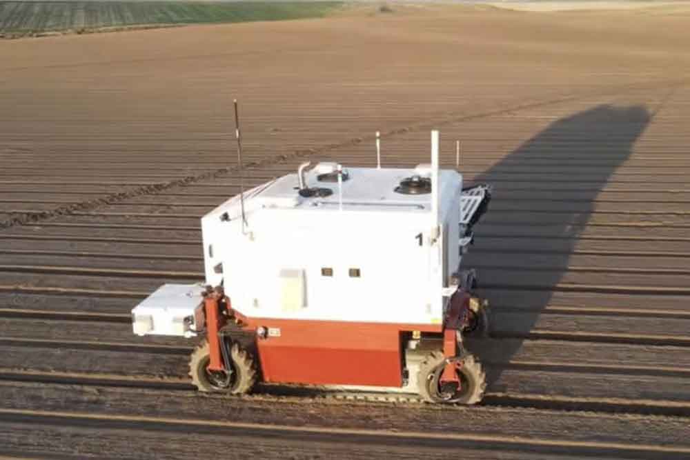 Američki robot uništava 100.000 biljaka korova na sat