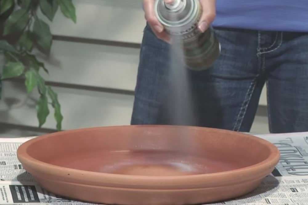 Evo kako da produžite vijek glinenim saksijama