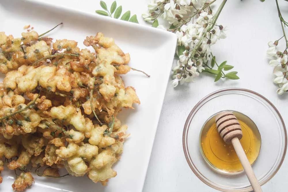 Novi delikates na trpezi - Slatko od bagrema i pohovani cvijet