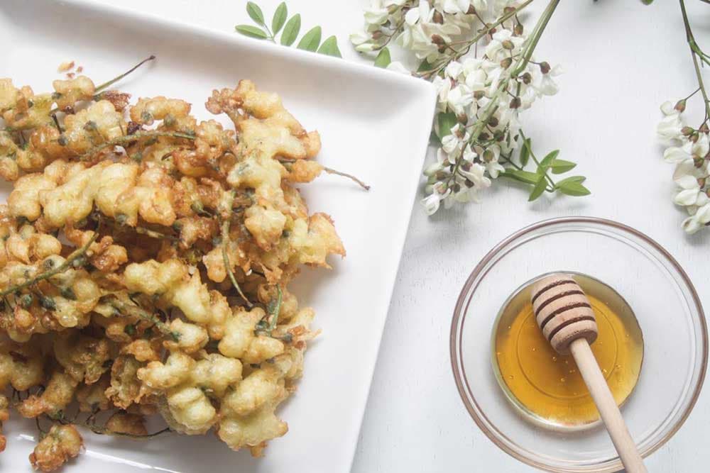 Novi delikates na trpezi - Slatko od bagrema i pohovani cvijet