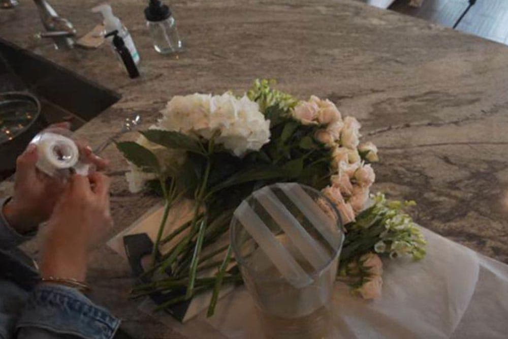 Jednostavan trik da cvijeće u vazi izgleda lijepo i raskošno