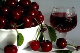 Domaći liker od trešanja - Varijanta bez šećera će vas oduševiti!