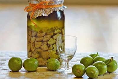 Liker od oraha: Melem za želudac i štitnu žlijezdu