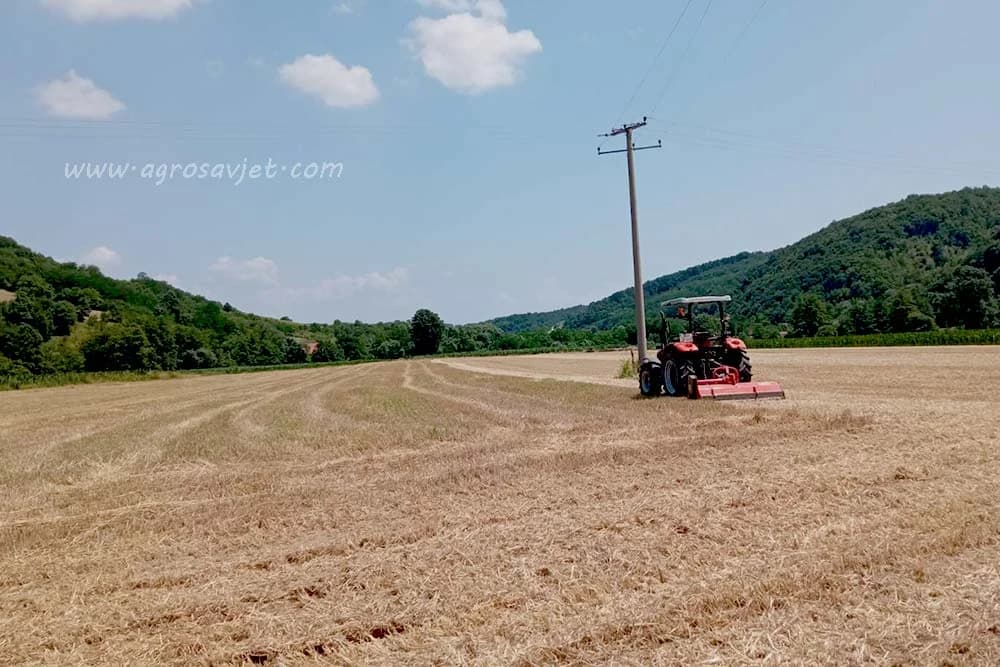 slama i traktor