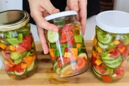 Četiri mjesta na kojima ne bi trebalo da držite zimnicu