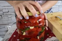 TRI NAJPOPULARNIJA RECEPTA ZA ZIMNICU: Ove salate morate da probate! (VIDEO)