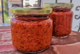 Domaći ajvar na starinski način - Recept za omiljenu zimnicu bez konzervansa, može da stoji 2 godine