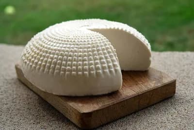 SIR JE VEOMA KORISTAN kada se konzumira tokom zime, ali samo u ovoj količini