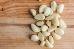 Riješite se mirisa bijelog luka sa ruku uz pomoć ovih sjajnih trikova!