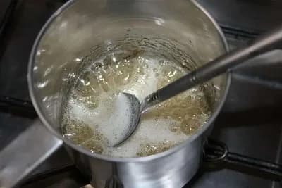 ŠEĆERNI SIRUP ZA PČELE /RECEPT/