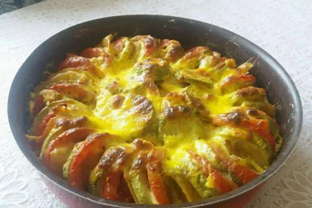 Pečene tikvice sa povrćem na seljački način