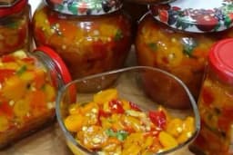 Jednostavna i jeftina salata za zimu ”LJUTKO” – Šargarepa i ljute papričice su idealni dodatak svakom jelu.