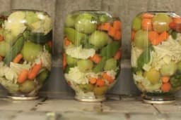 STARI RECEPT ZA TURŠIJU - Samo na ovaj način se štite svi nutrijenti i vitamini iz povrća i pravi "najzdravija salata"