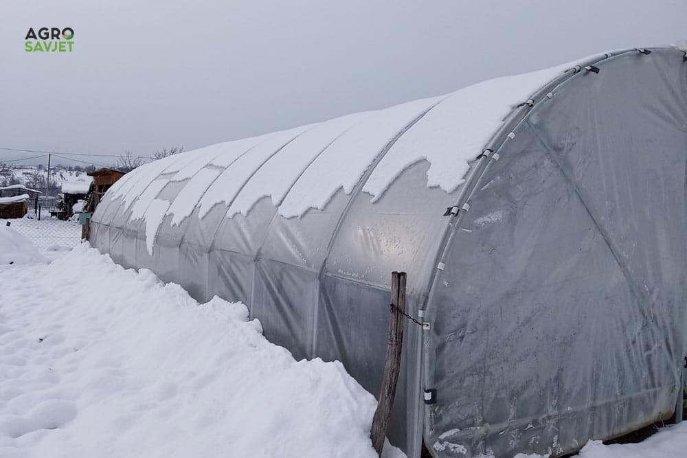 plastenik od snijega