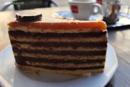 Doboš torta – kraljica među tortama sa čokoladom i karamelom