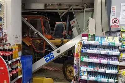 Traktorom uletio u market