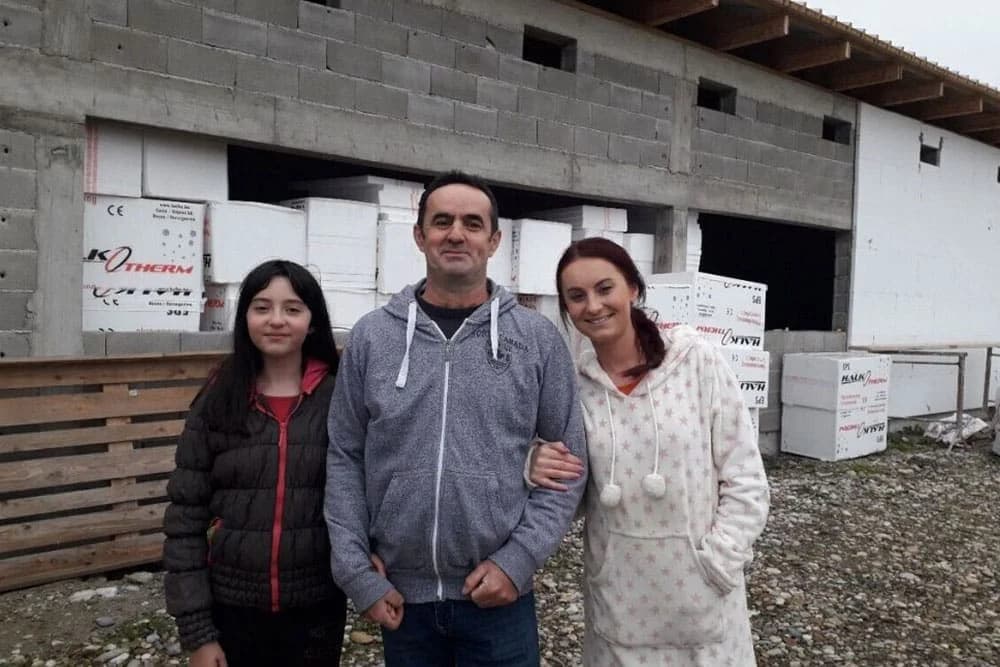 Porodica Babić na lokalno tržište dnevno plasiraju 6 000 jaja