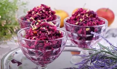 Salata sa rendanom cveklom, jabukama i orasima