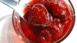 Domaće slatko od jagoda od samo 3 sastojka za 10 minuta - Najbolji recept i tehnika čišćenja voća